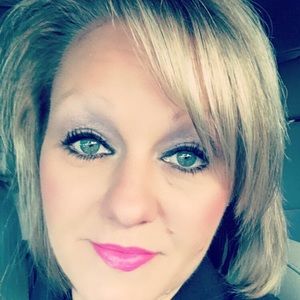 Meet your Posher, Bobbie